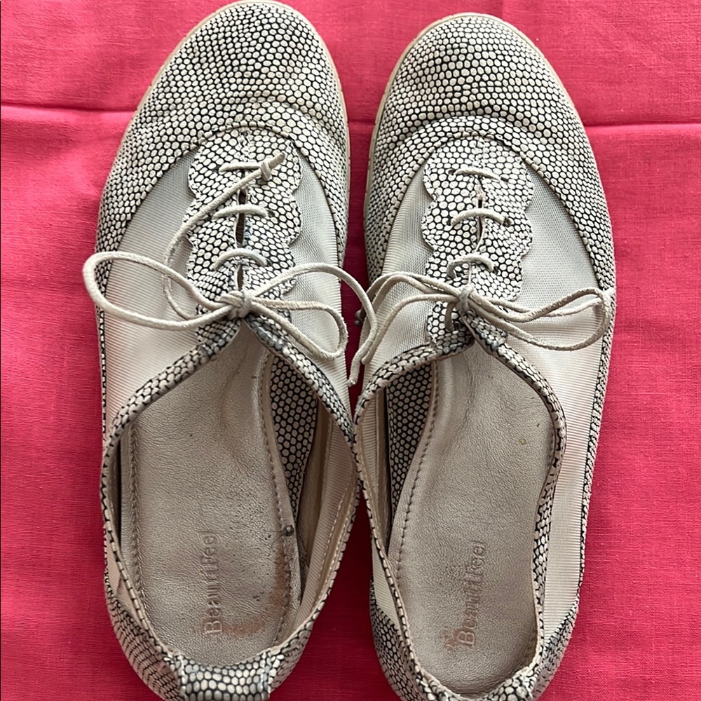 BeautiFeel ZHURI  Classic Comfort sneakers. Cream/black. Size 41.